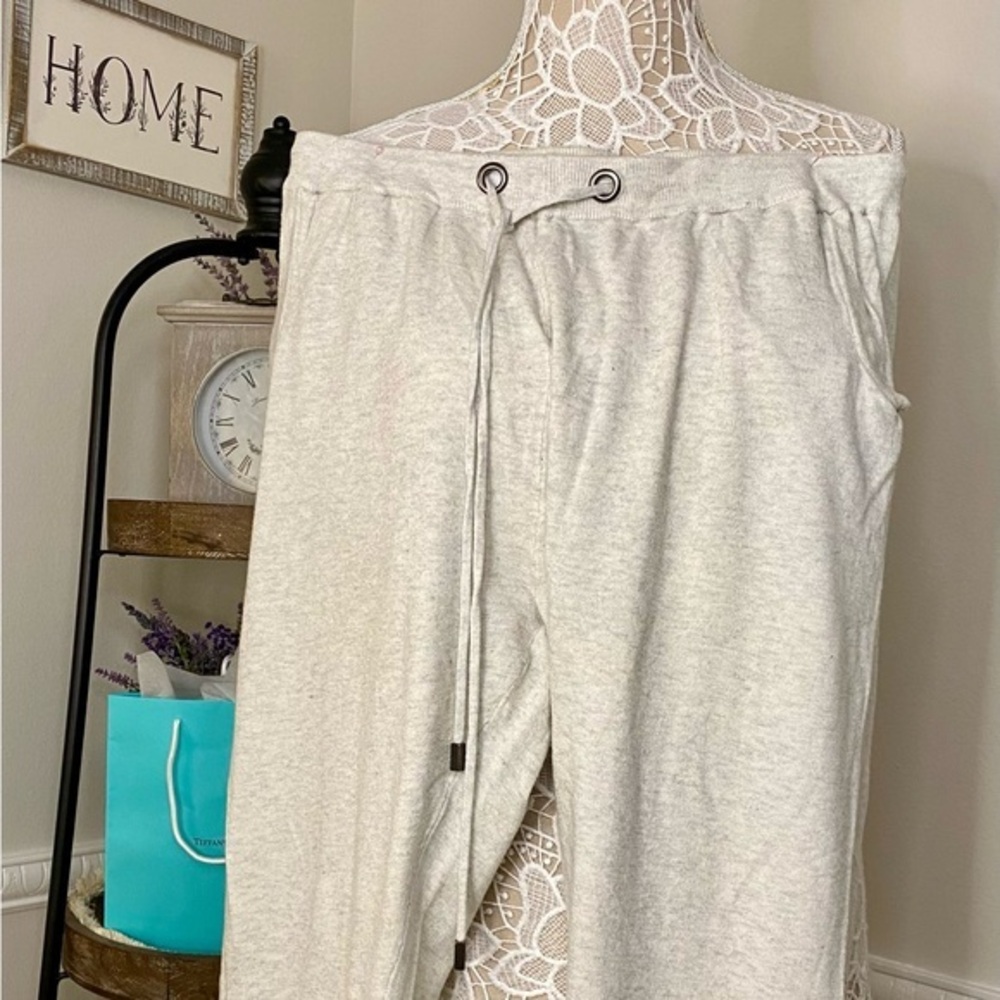 🌸Neiman Marcus Sweatpants🤍